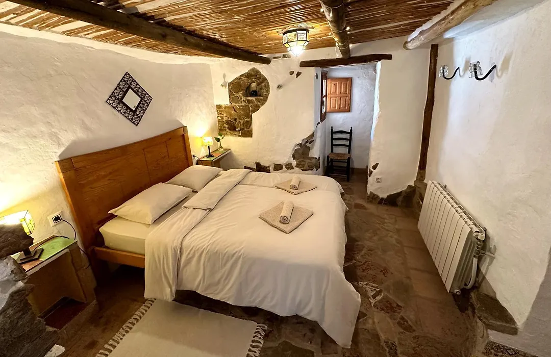 Cinco Lunas VEGETARIAN Guesthouse-1