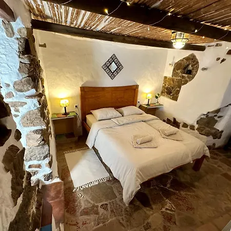 Cinco Lunas VEGETARIAN Guesthouse-2